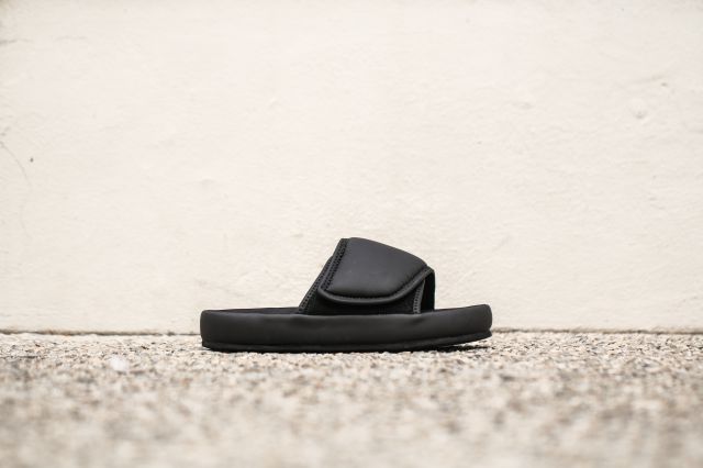 Genuine Kanye West x Adidas Yeezy Slide. Desert Sand.